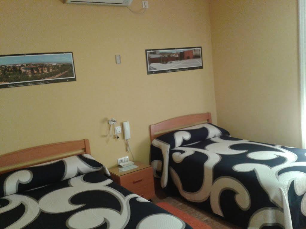 Hostal Restaurante El Paraiso Don Benito Exteriör bild
