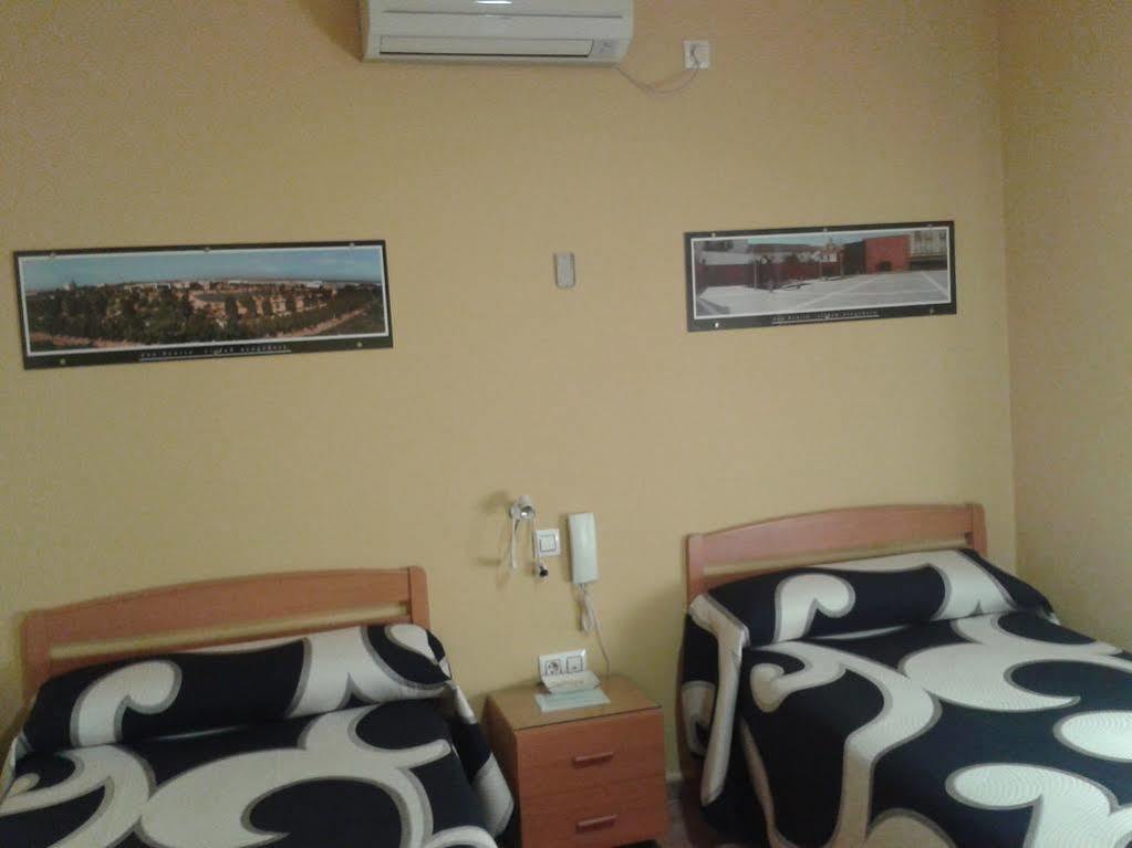 Hostal Restaurante El Paraiso Don Benito Exteriör bild